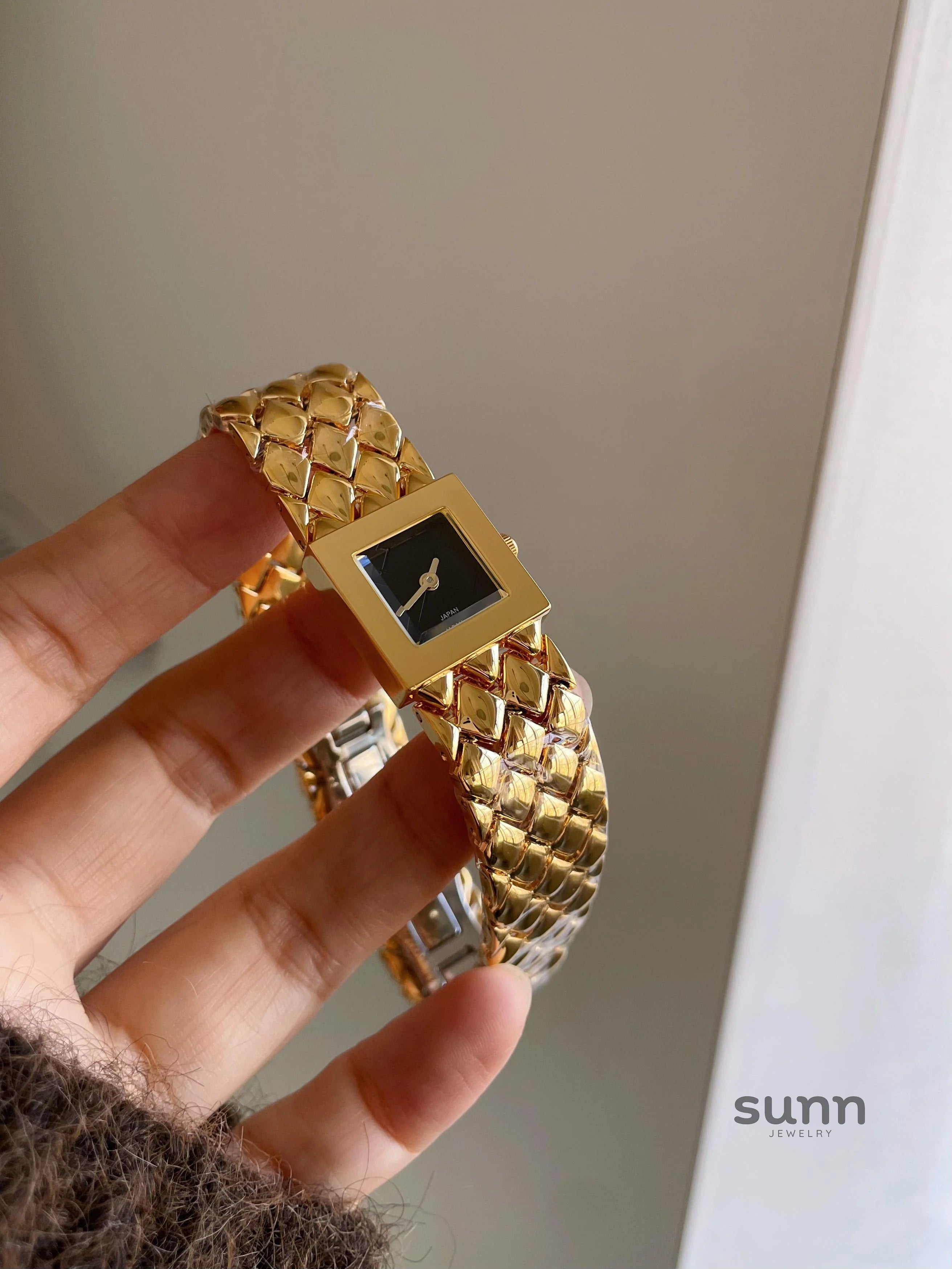 Nour Vintage Square Watch