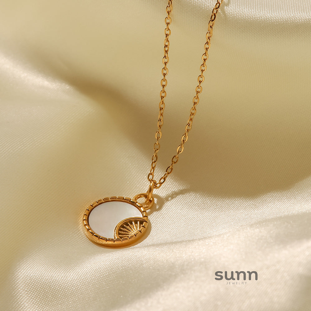 Nova Celestial Pendant Necklace [DL88WULM]