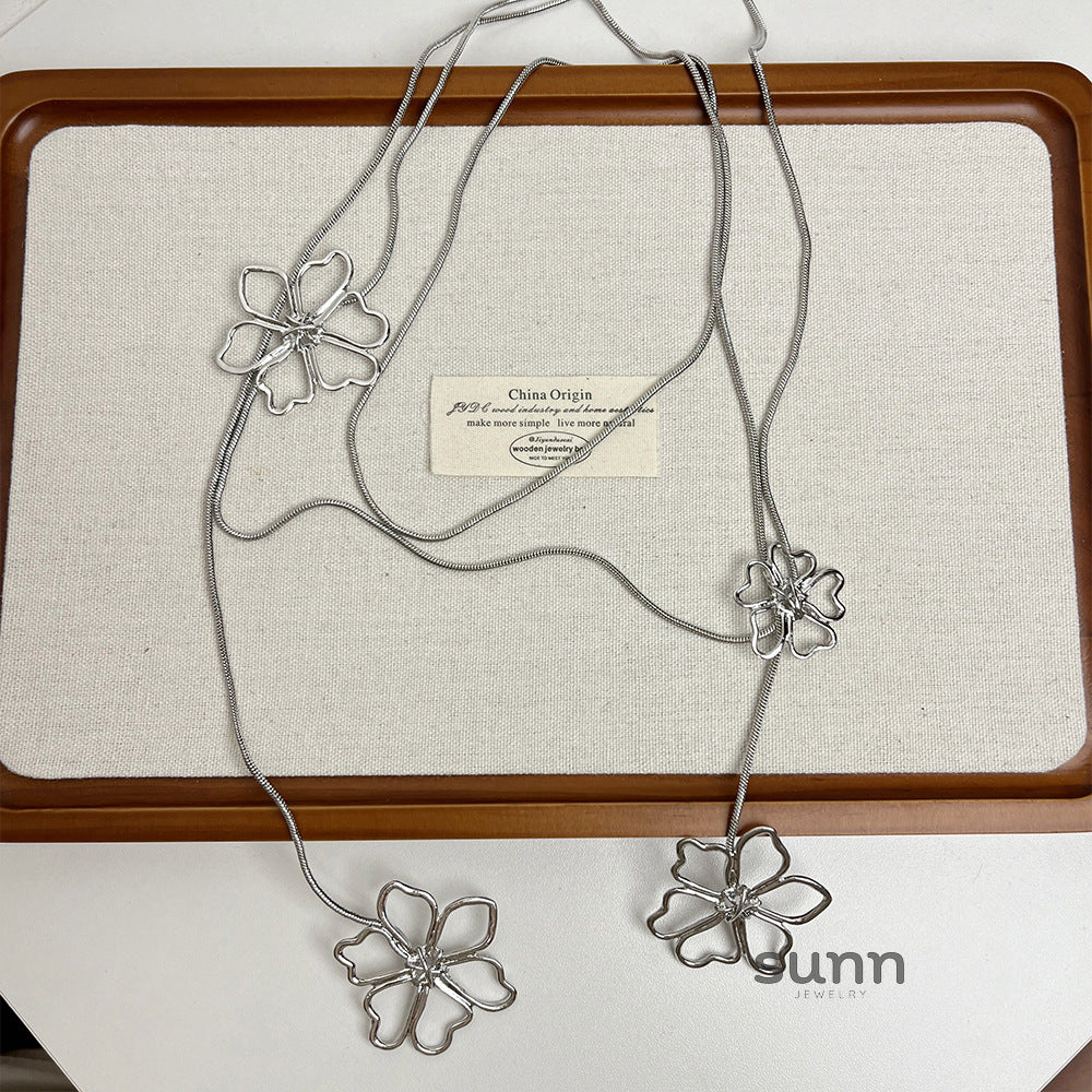 Novalie Bloom Pendant Necklace [SS3QNXN3]