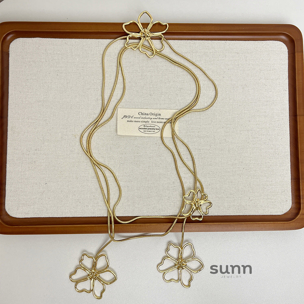 Novalie Bloom Pendant Necklace [JPJ59TAF]
