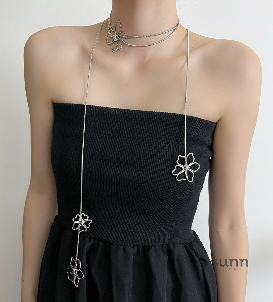 Novalie Bloom Pendant Necklace [UVFAXPX3]