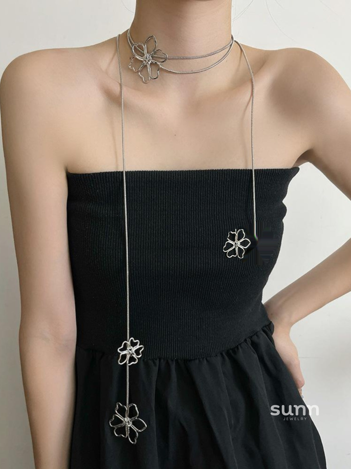 Novalie Bloom Pendant Necklace [LYEAD4PX]