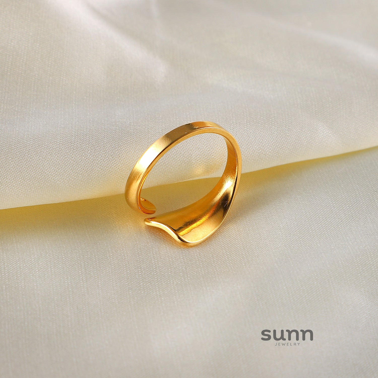 November Abstract Open Ring [CMQYVHZF]