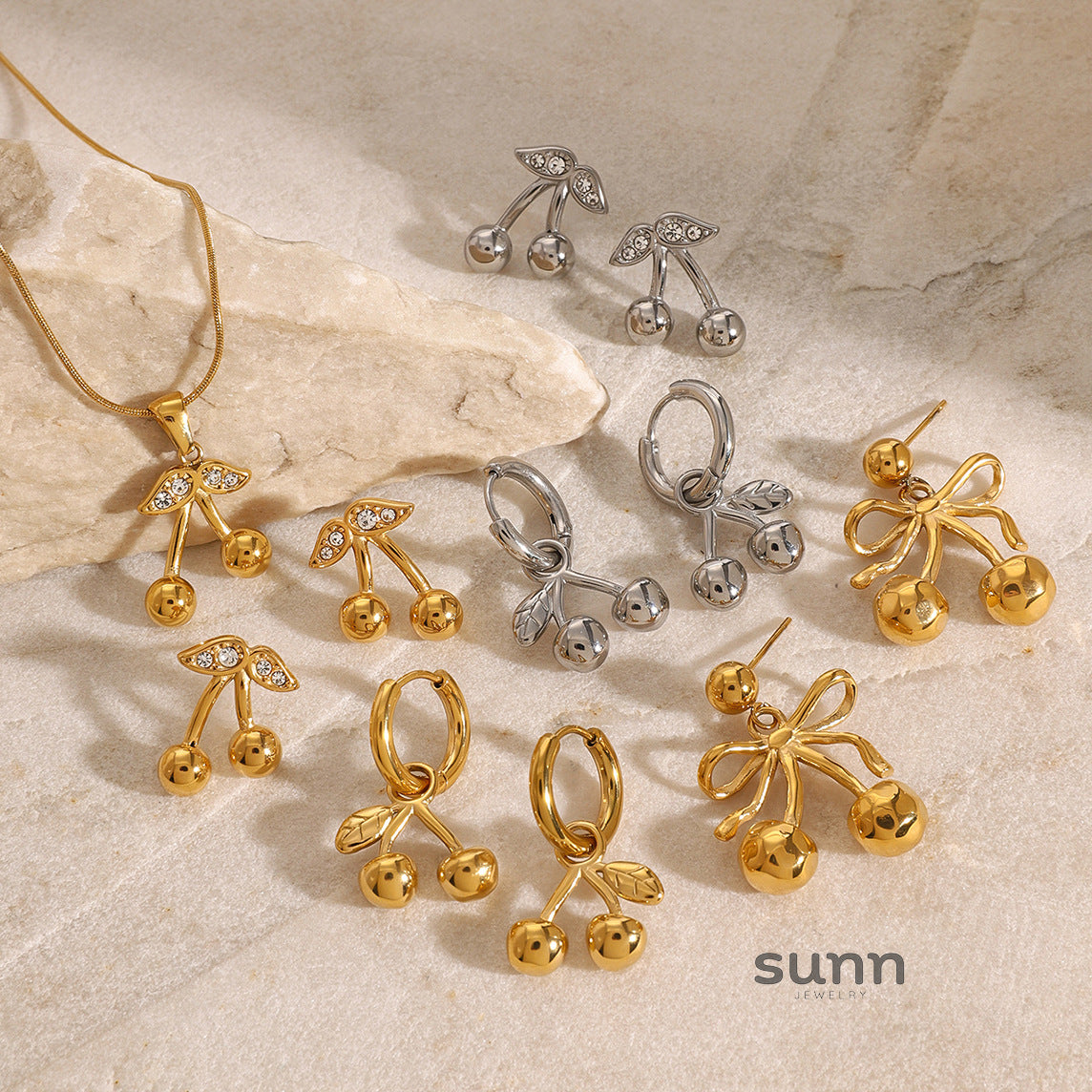 Nuha Cherry Charm Necklace Set [2KQ04G8F]