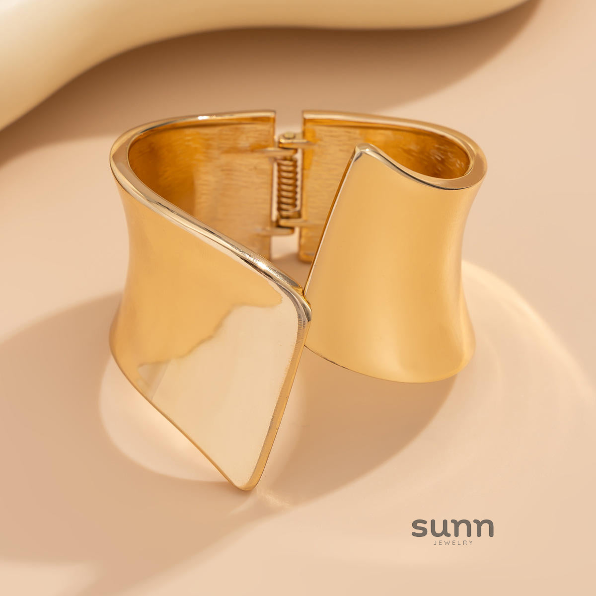 Nya Glossy Wave Jewelry [F108HC7Q]