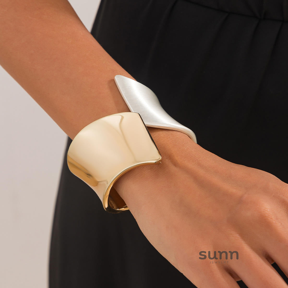 Nya Glossy Wave Jewelry [FEAY9ORE]