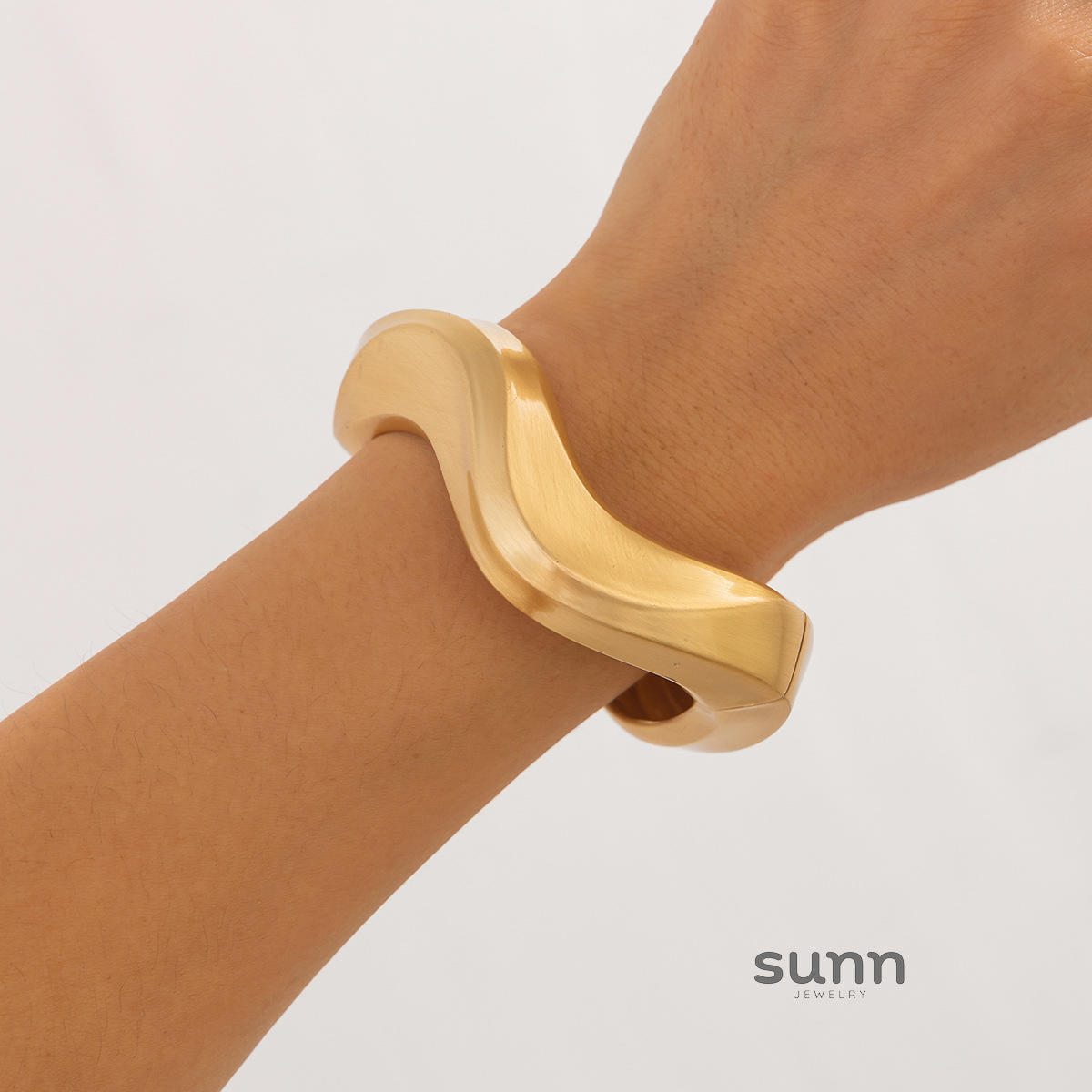 Nya Glossy Wave Jewelry [MB88LJIG]
