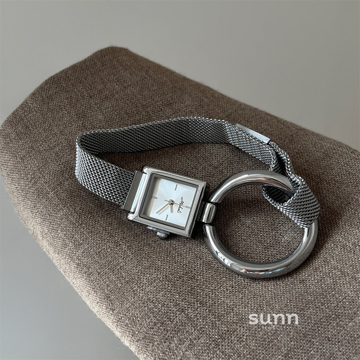 Nyasia Magnetic Mesh Watch [G5RT1QNN]