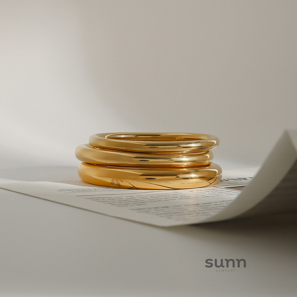 Nyomi Sleek Bangle [M3JTAOB6]