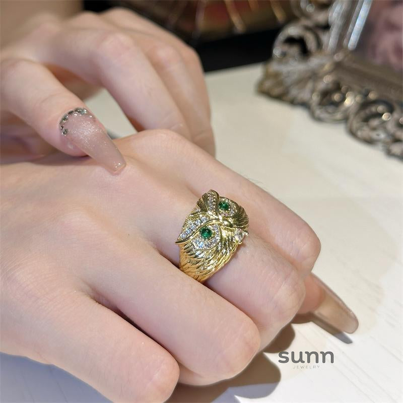Nyra Emerald Owl Ring [FDI8LYWB]