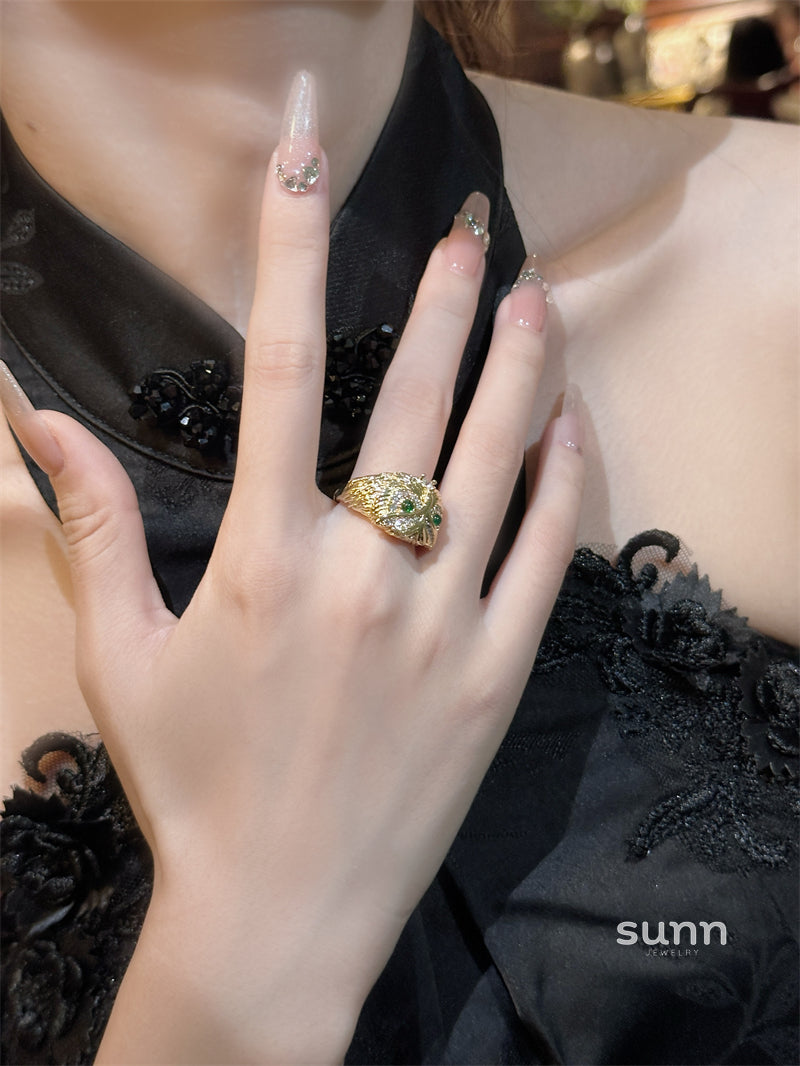 Nyra Emerald Owl Ring [BSTAXQ6U]