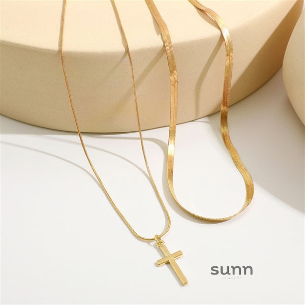 Nyra Layered Gold Cross Necklace [IIOIAB8P]