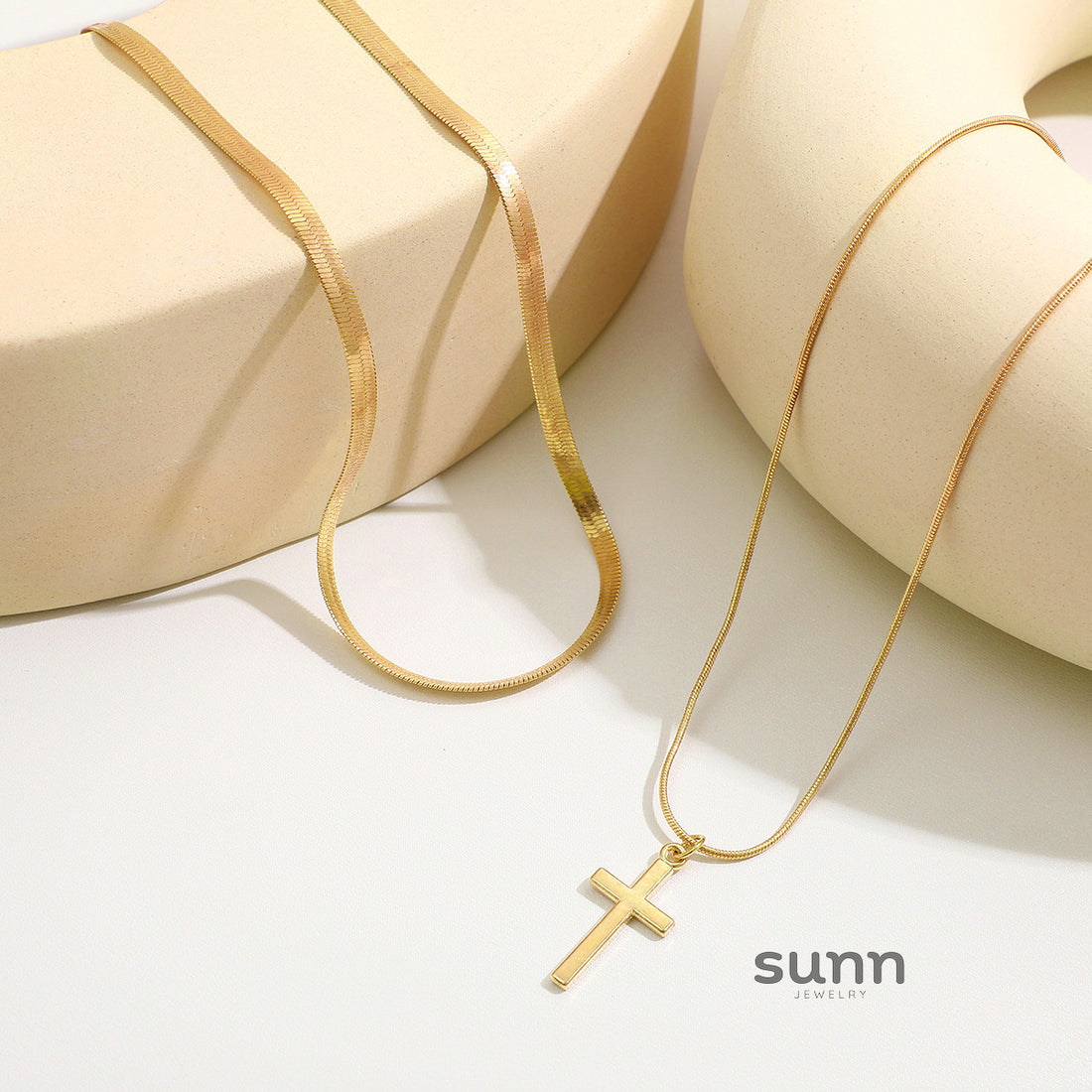Nyra Layered Gold Cross Necklace [JMPREAMP]