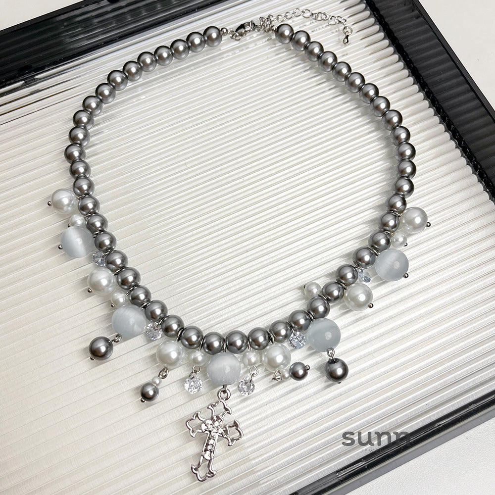 Oaklee Gray Pearl Cross Choker [E6V5MN88]