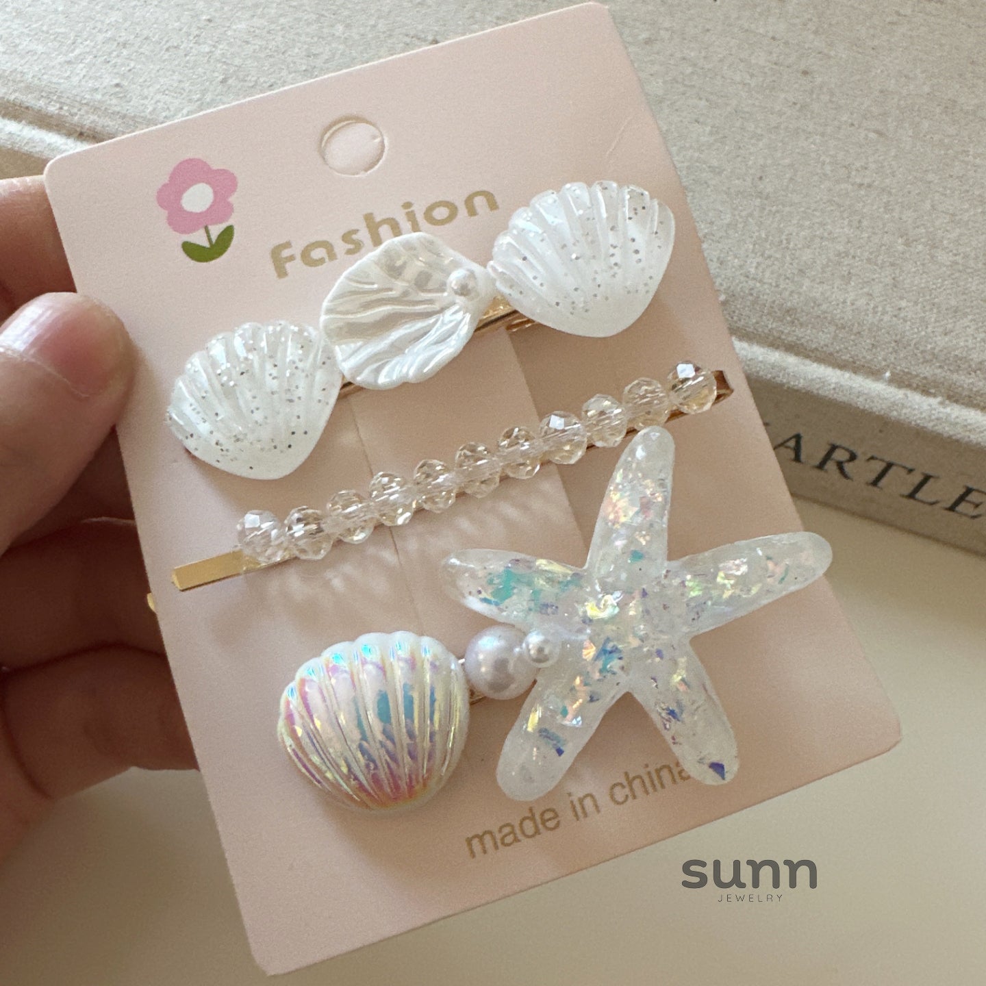 Oaklyn Iridescent Starfish Hair Clip [JL9SNDAG]