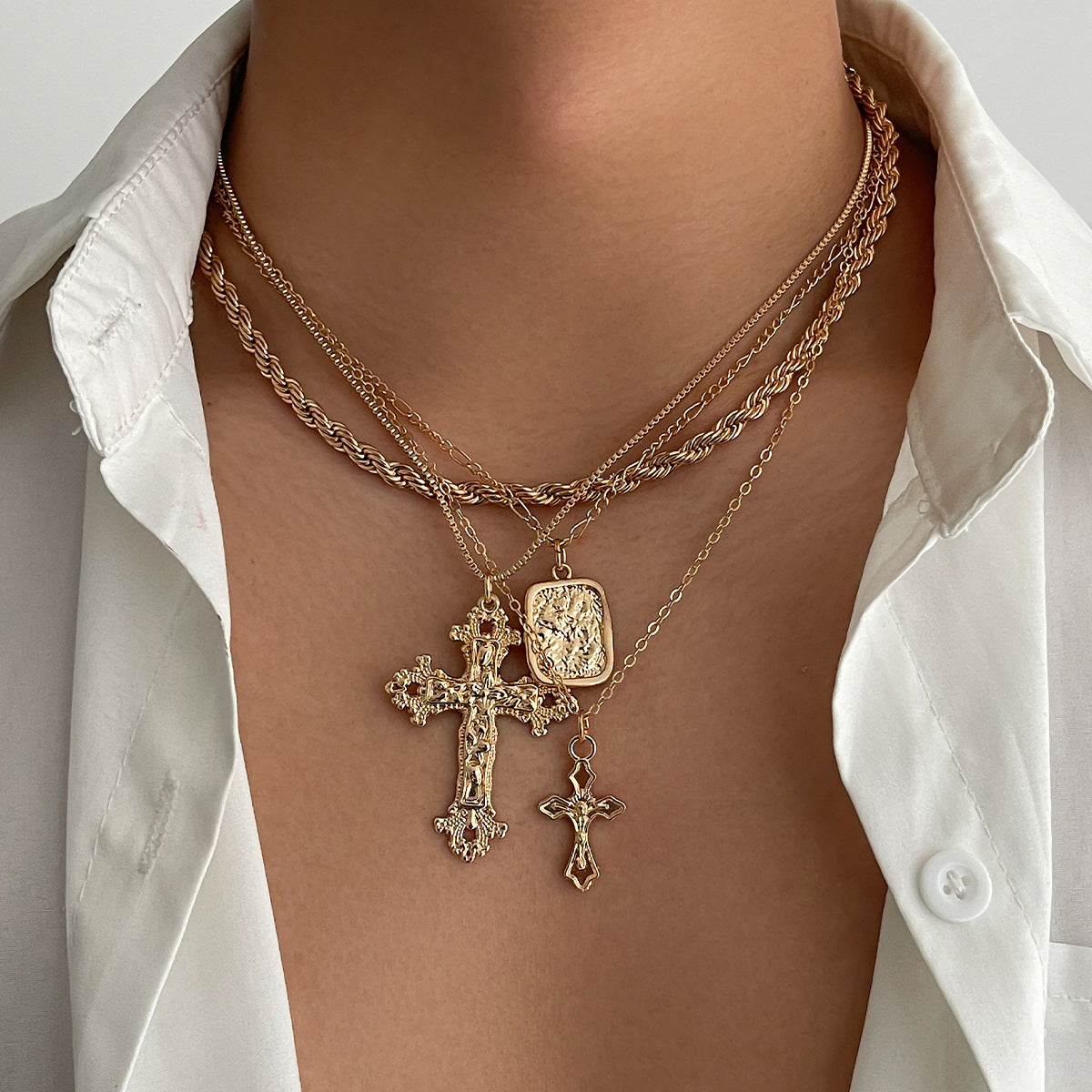 Odette Chunky Cross Necklace [2R9WR2VQ]