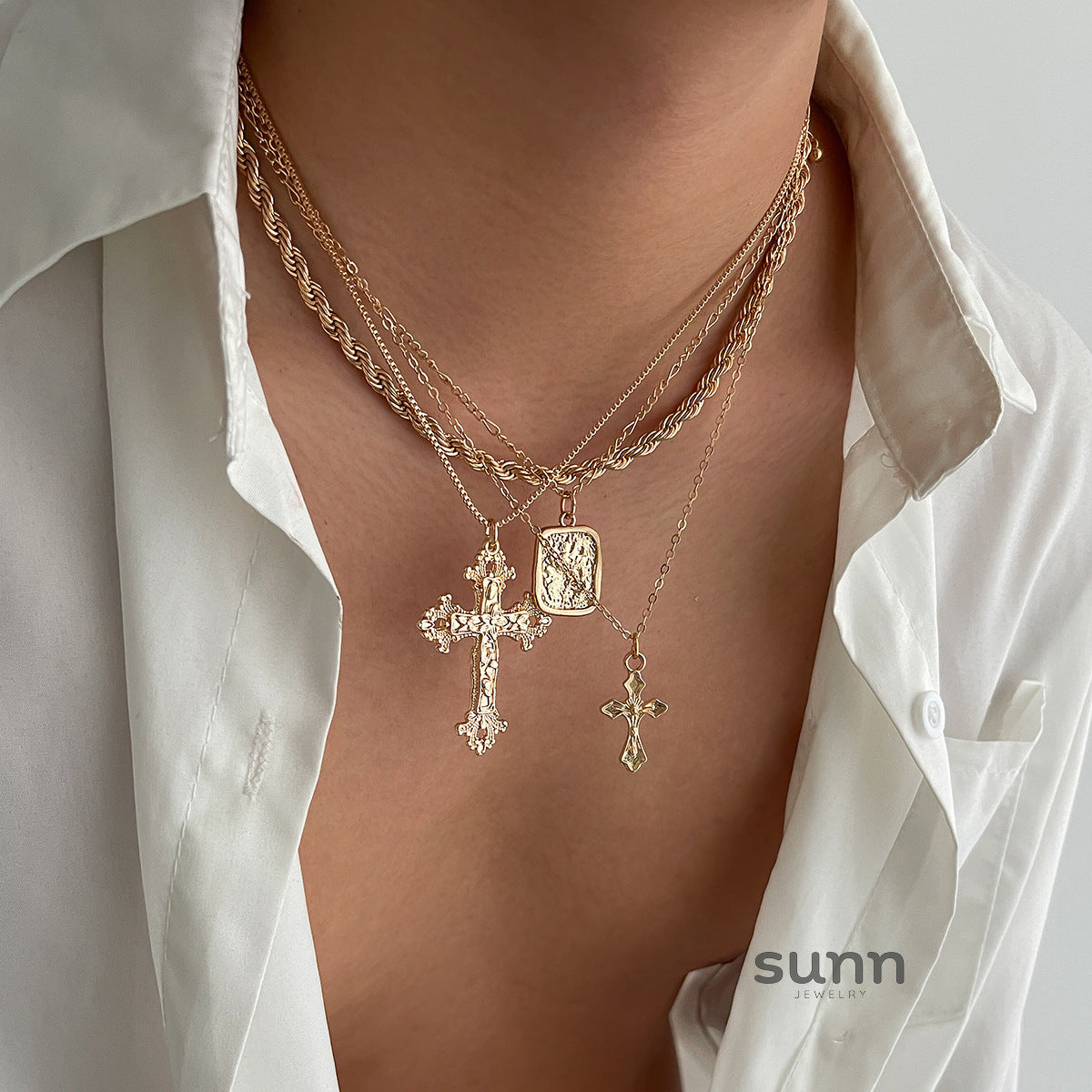 Odette Chunky Cross Necklace [M2PXTW9D]