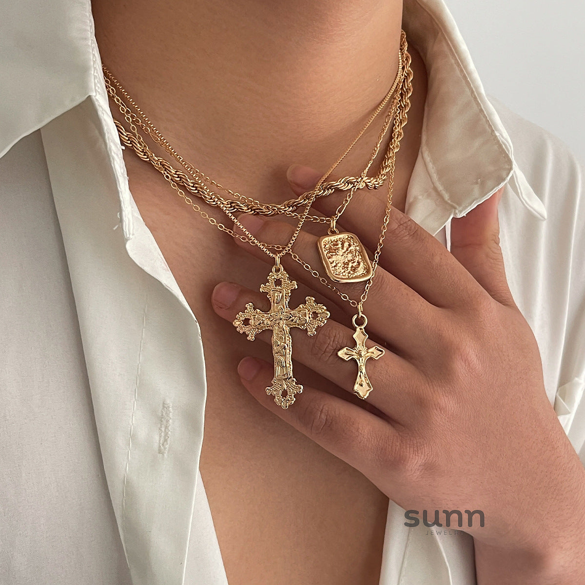 Odette Chunky Cross Necklace [FYKS33JL]