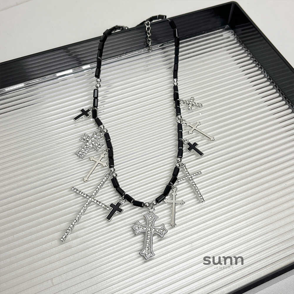 Olga Gothic Cross Choker [08VGZDU8]