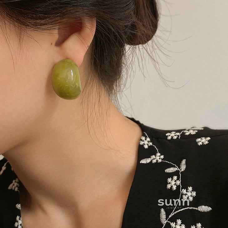 Ollie Fluid Acrylic Earrings [C9LF38US]