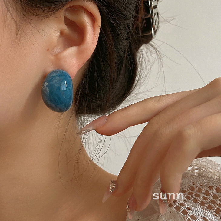 Ollie Fluid Acrylic Earrings [E4OAT5RF]