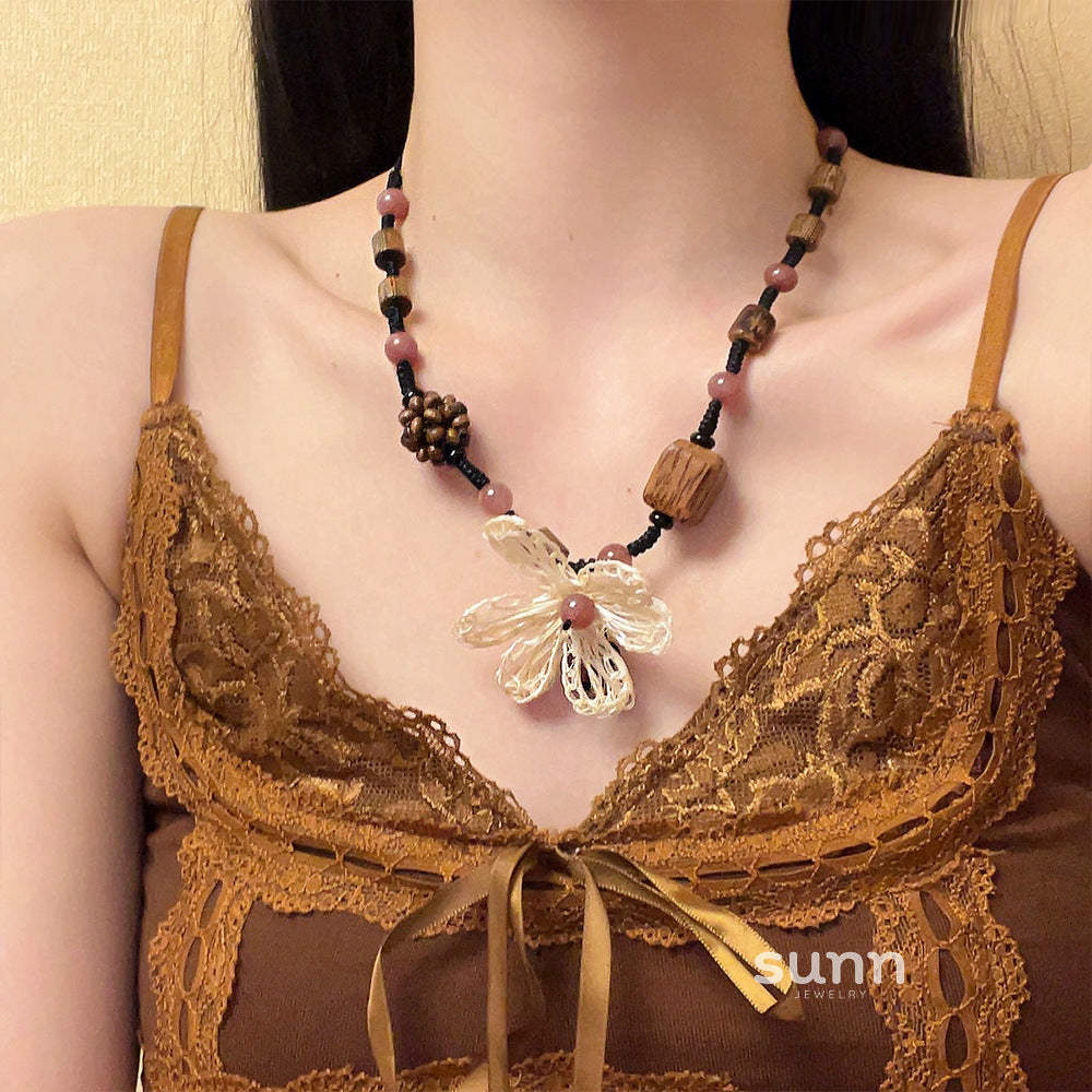 Oluwadarasimi Braided Floral Necklace [V8F0PVJT]