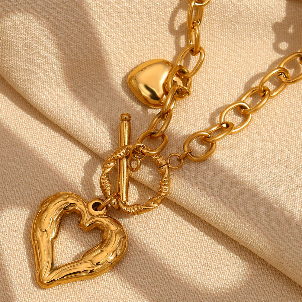 Olympia Heart Toggle Necklace [YLNBCY4K]