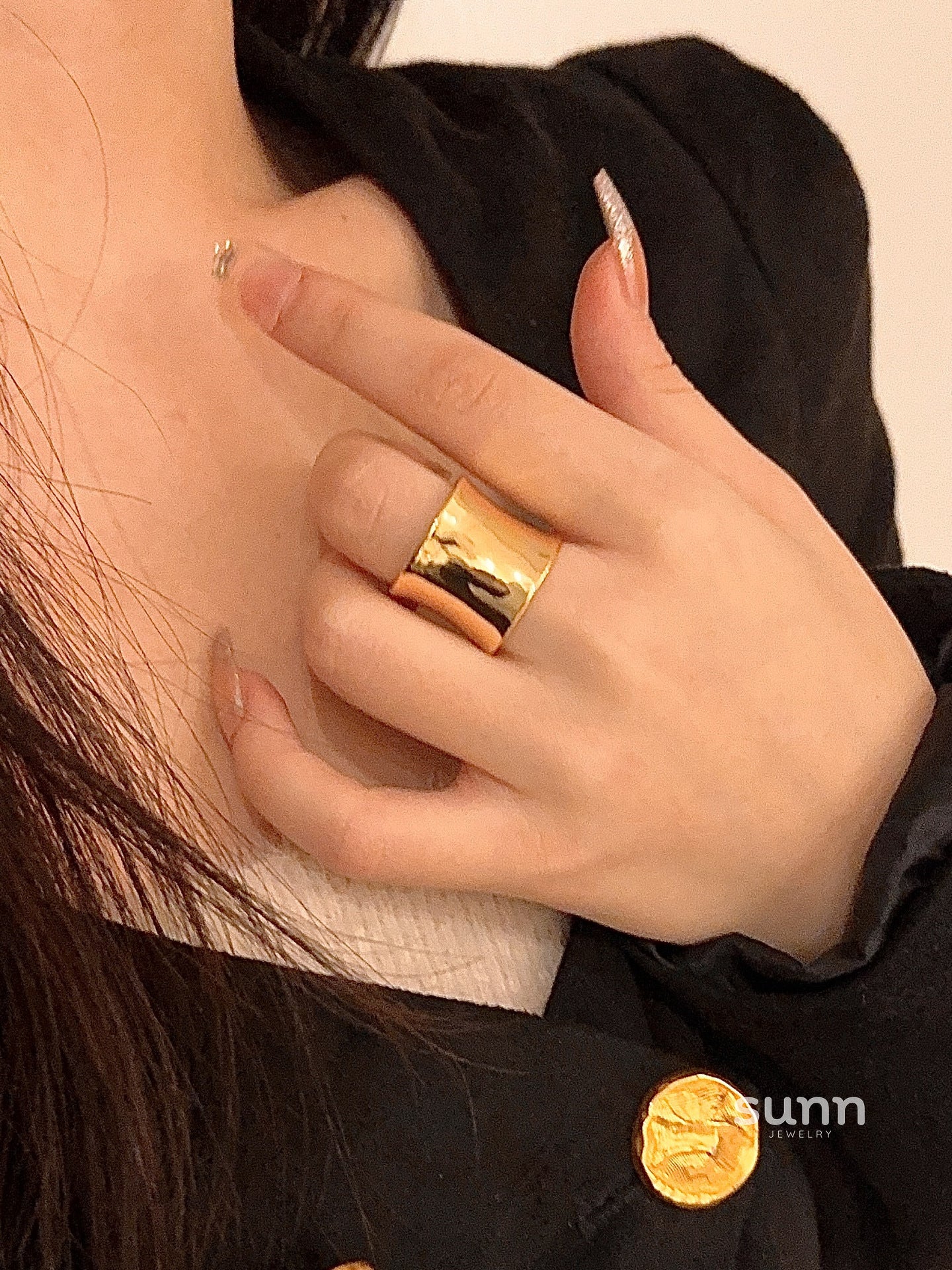 Onyx Sculptural Open Ring [MDCVVHDQ]