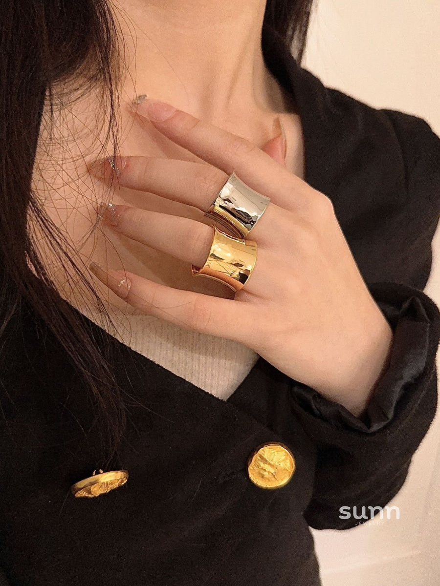 Onyx Sculptural Open Ring [MQX94P0Y]