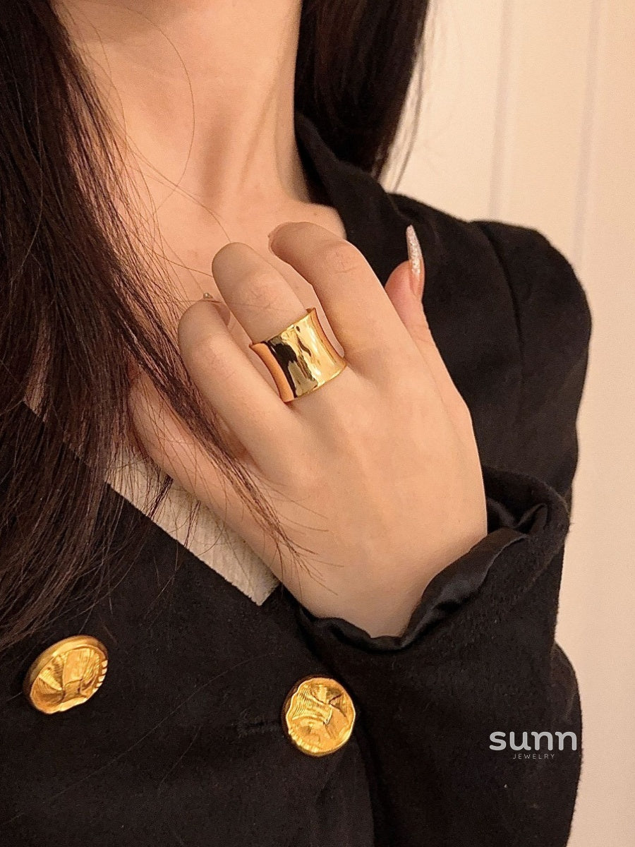 Onyx Sculptural Open Ring [QLB81CFC]