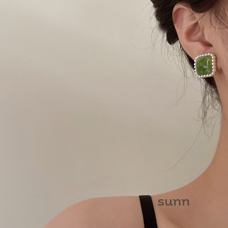 Ophelia Pearl Geometric Stud Earrings [MBLSDLX9]