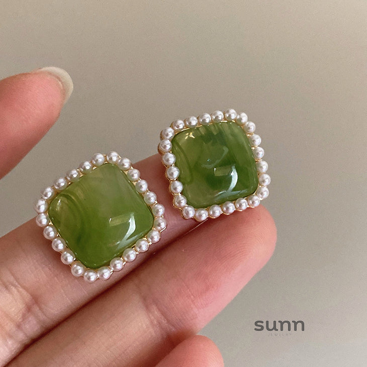 Ophelia Pearl Geometric Stud Earrings [58BIGENW]