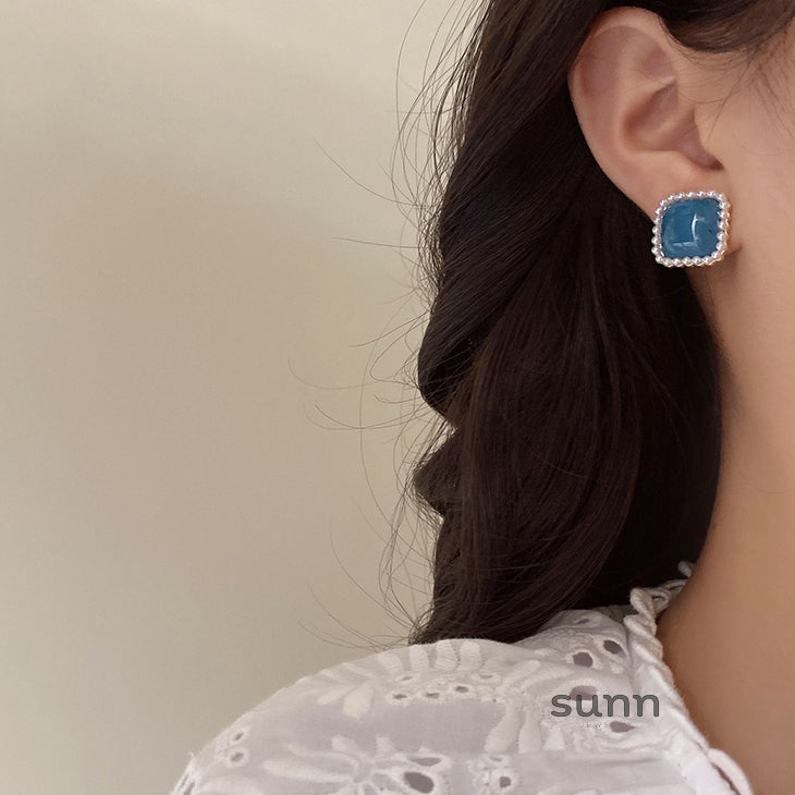 Ophelia Pearl Geometric Stud Earrings [96GNSE39]