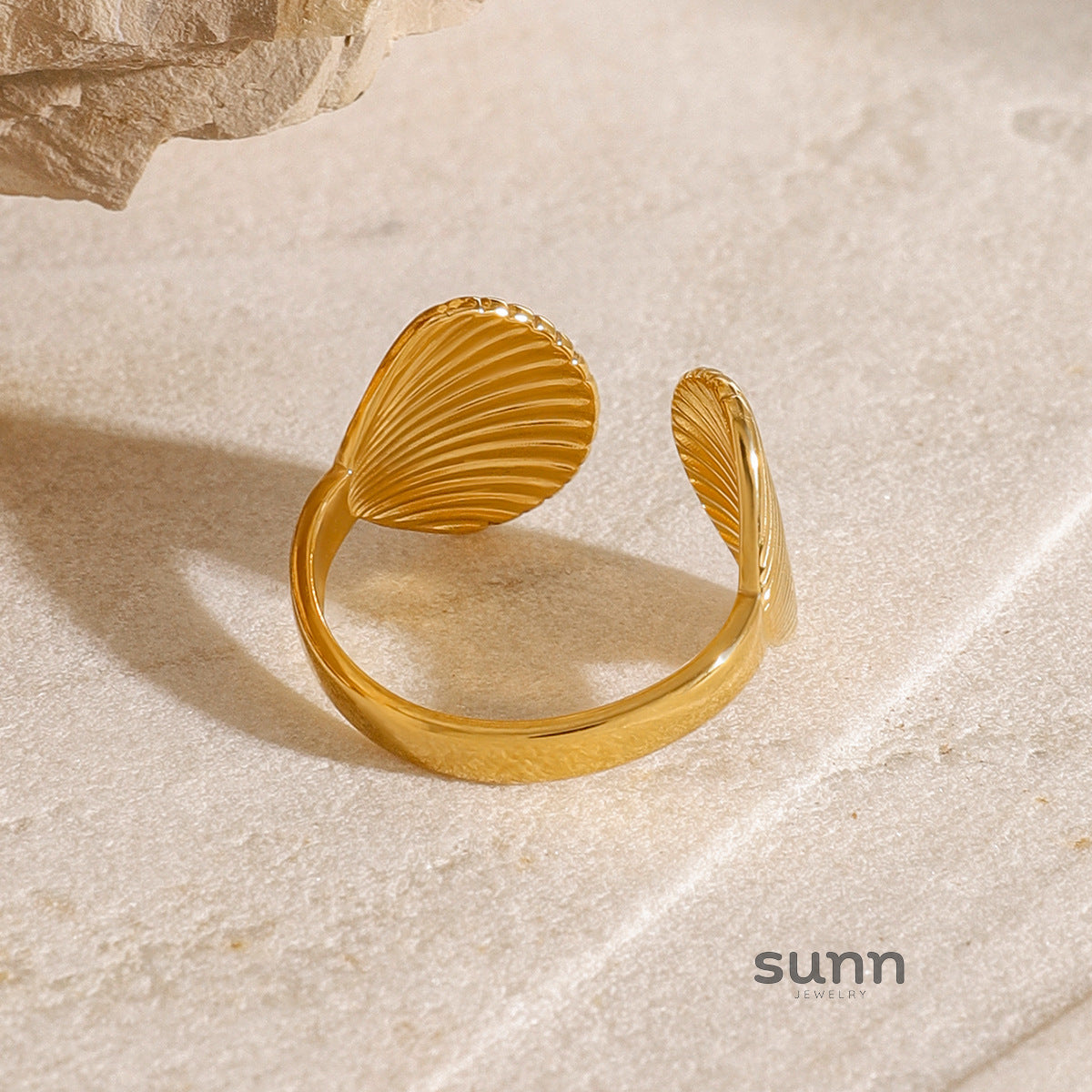 Oreoluwa Shell Open Ring [K7T1A4N1]