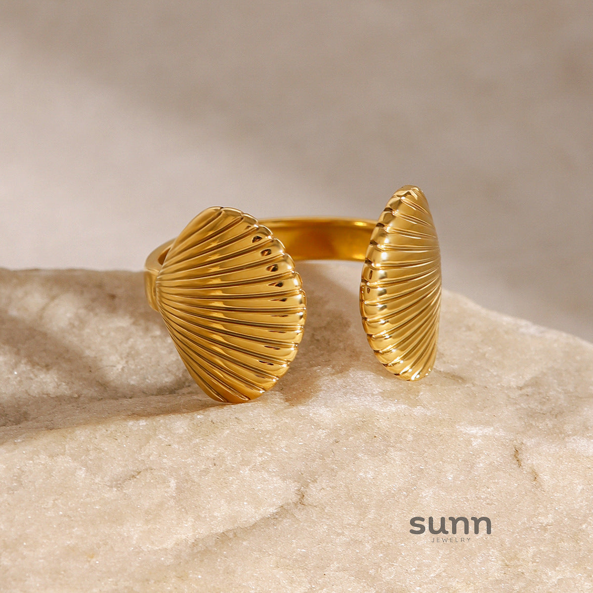 Oreoluwa Shell Open Ring [HHH1AVGM]