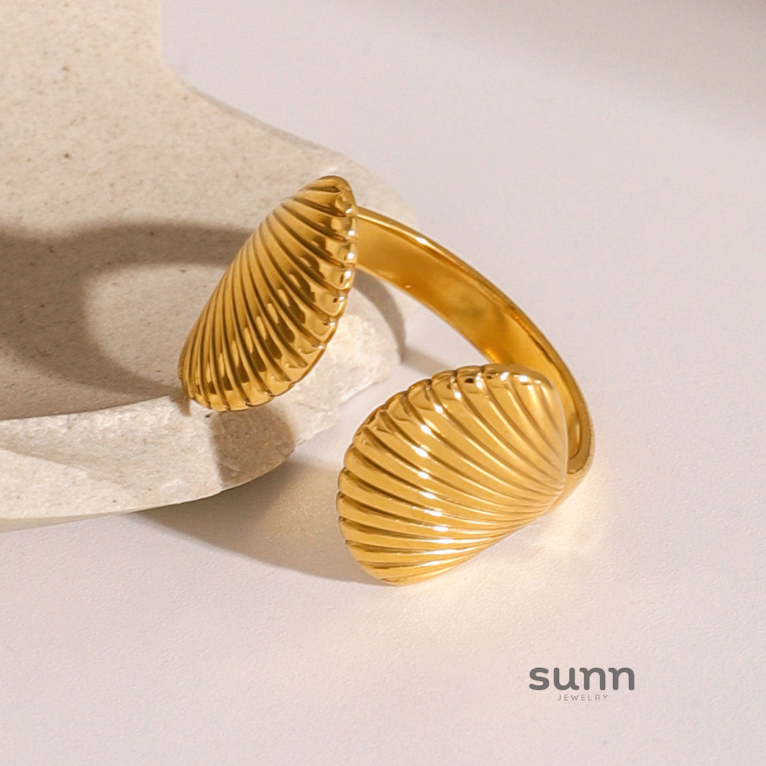 Oreoluwa Shell Open Ring [JUVKCDBM]