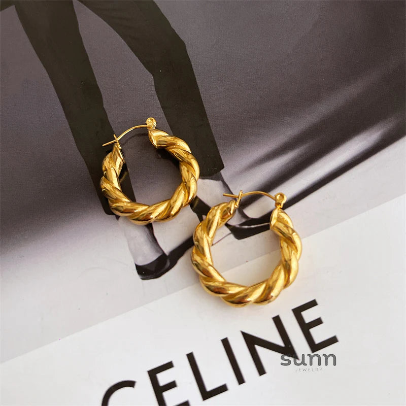 Orianna Geometric Twist Earrings