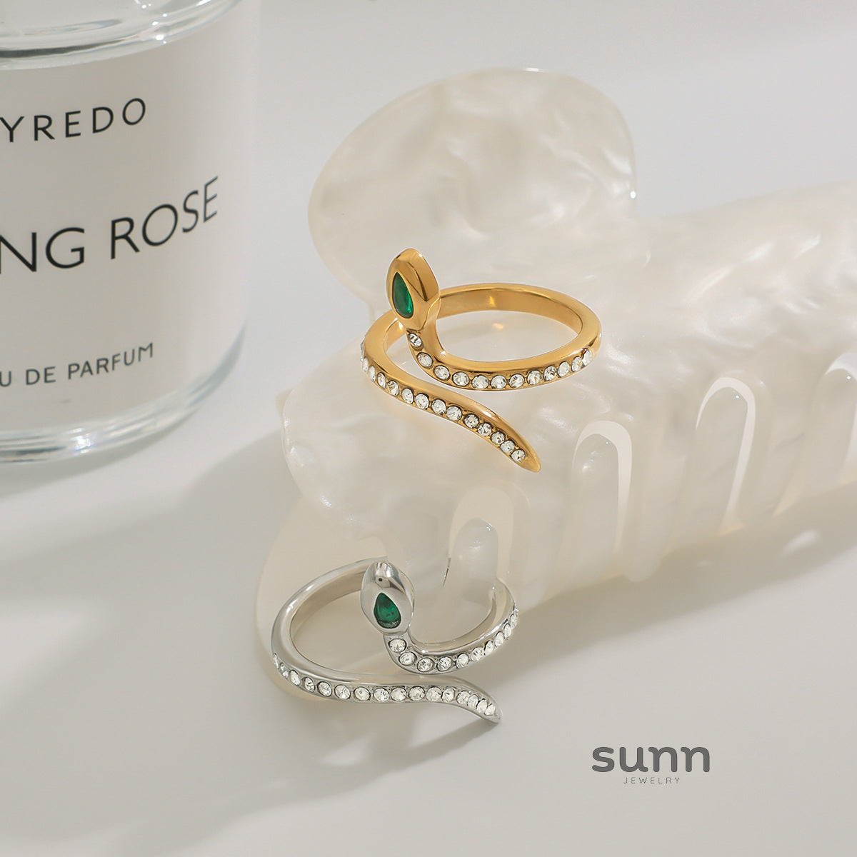 Orion Serpent Embrace Ring [KILTP5Z7]