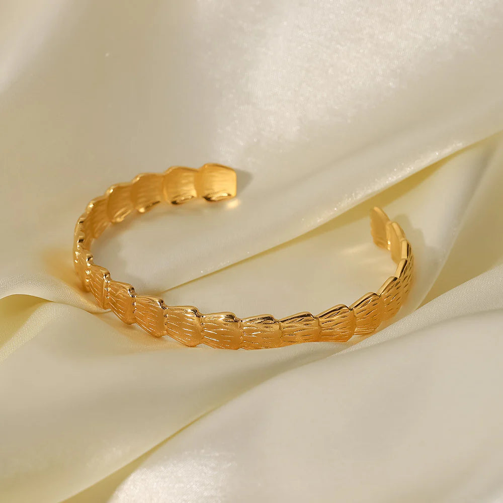 Ottilie Gold-Plated Shell Cuff