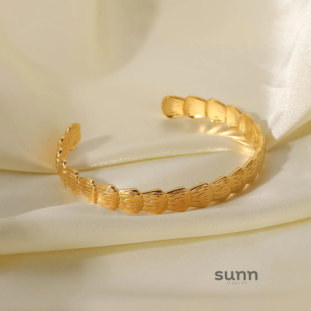 Ottilie Gold-Plated Shell Cuff