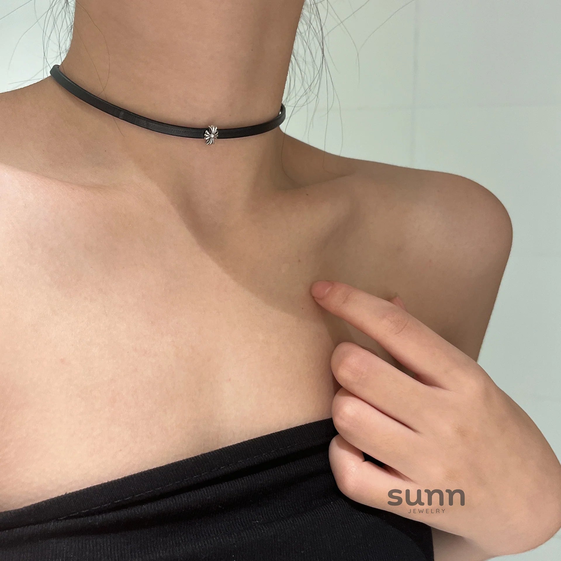 Ottilie Leather Cross Choker