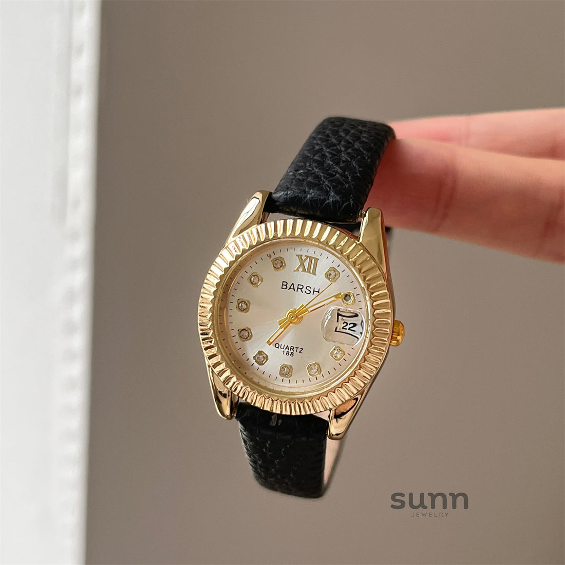 Oumou Retro Convex Watch [N39GH2NC]