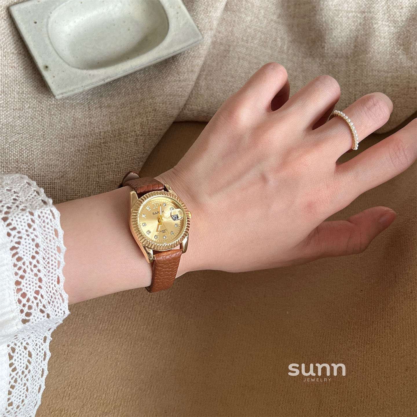Oumou Retro Convex Watch [0ZVGIJV7]