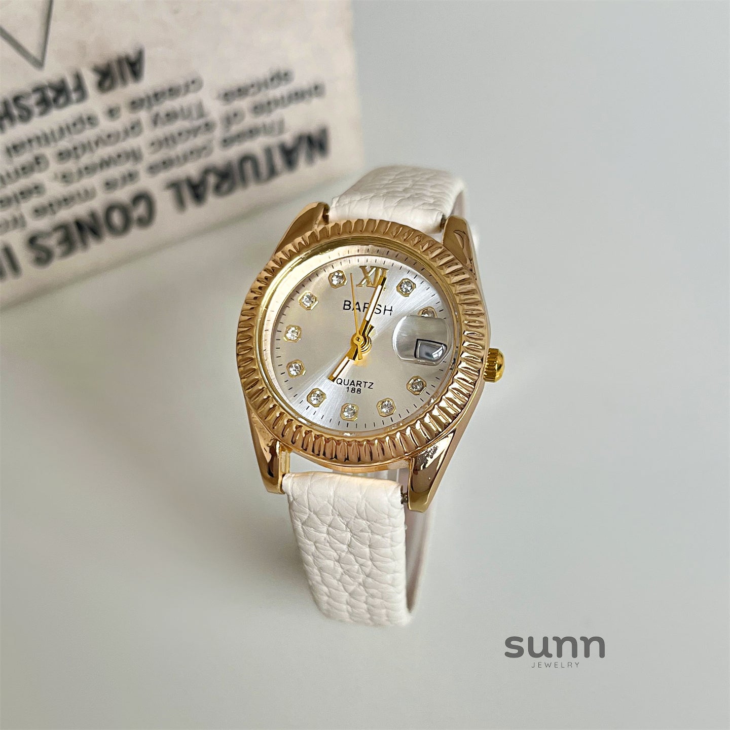 Oumou Retro Convex Watch [LQKP5M8P]