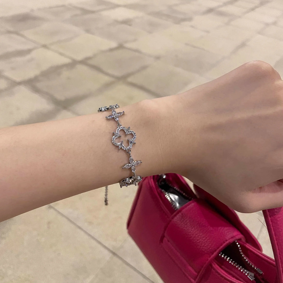 Paetyn Sparkling Clover Bracelet