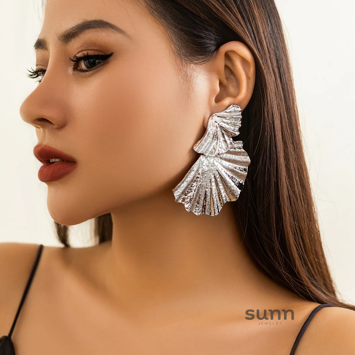 Paislyn Geometric Fan Studs