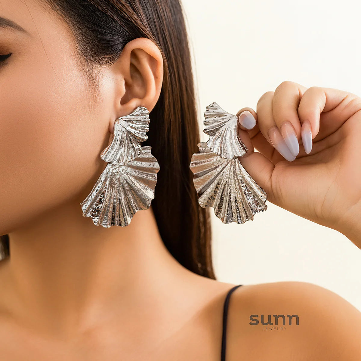 Paislyn Geometric Fan Studs