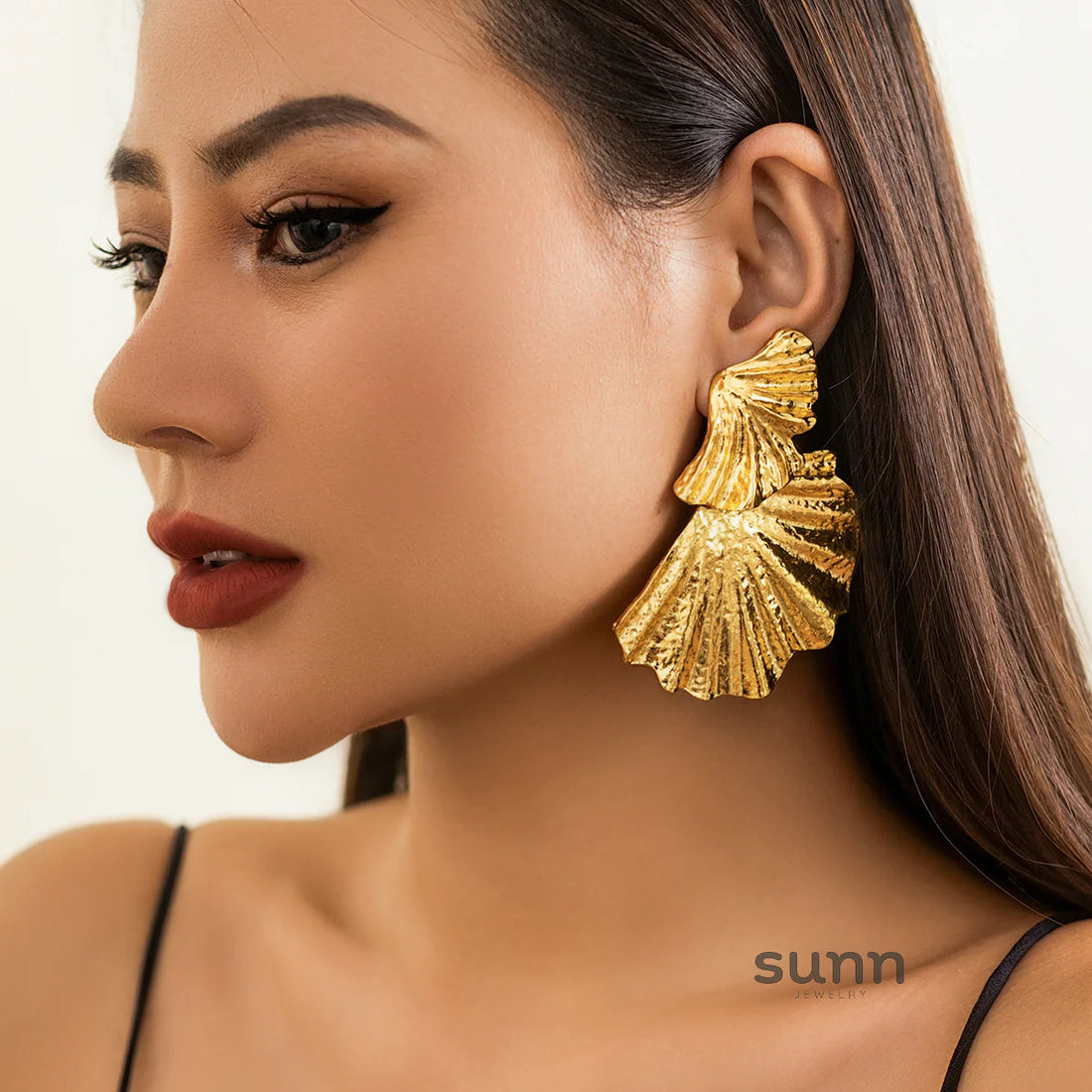 Paislyn Geometric Fan Studs