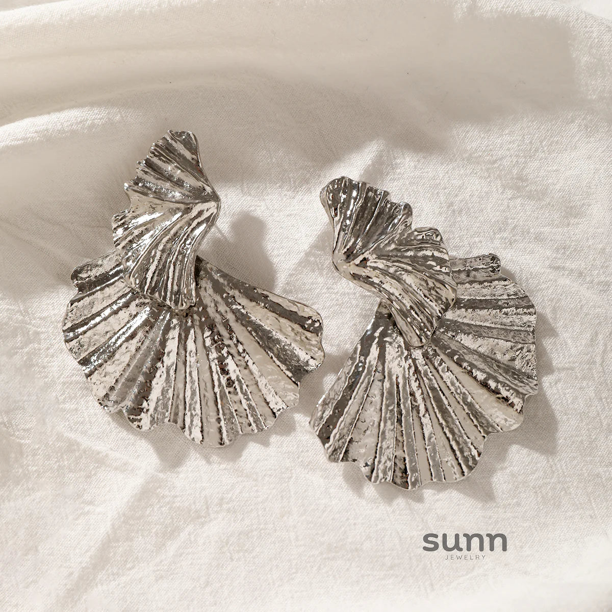 Paislyn Geometric Fan Studs