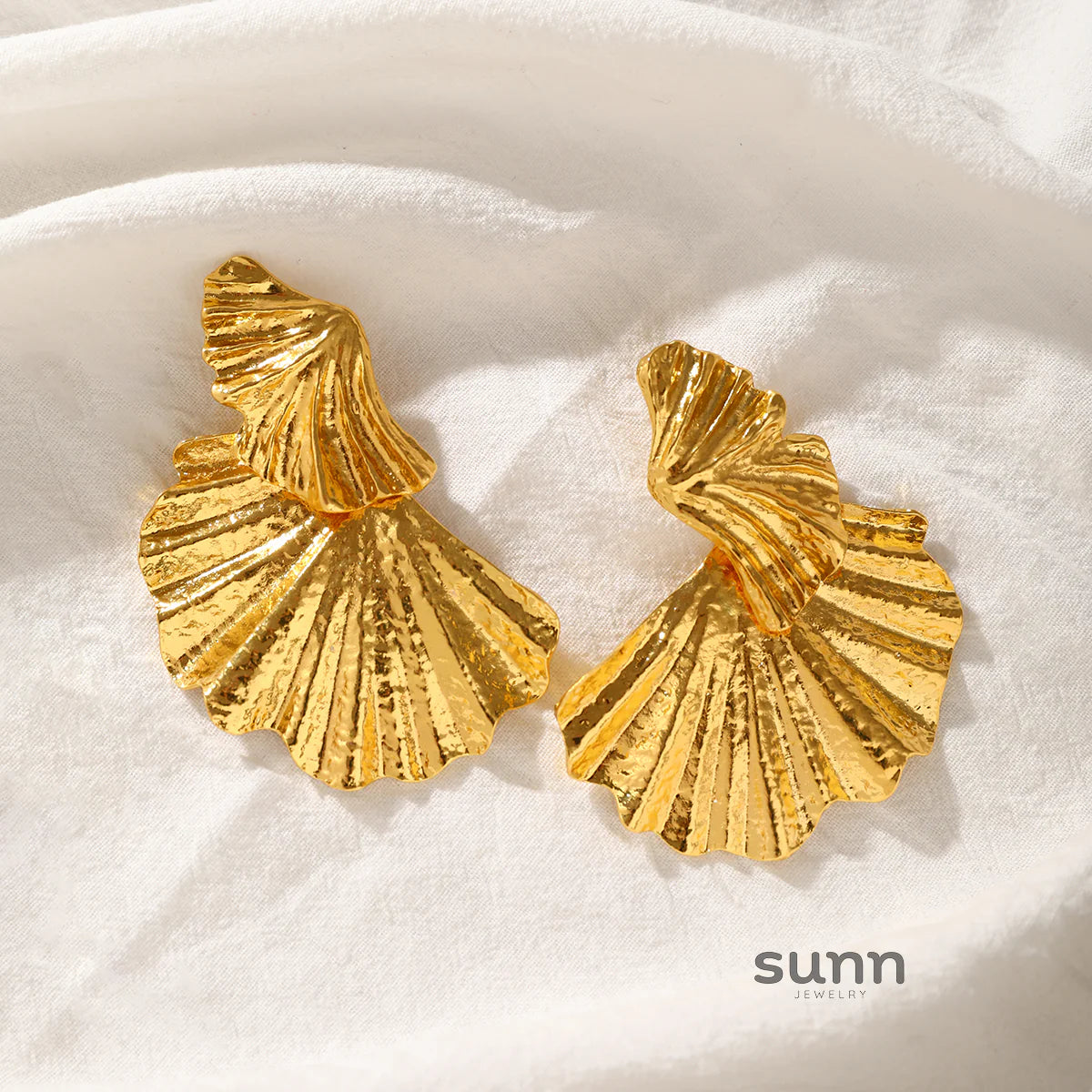 Paislyn Geometric Fan Studs